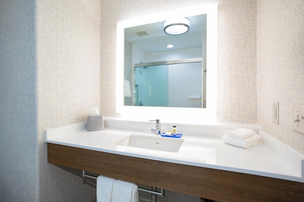 Holiday Inn Express & Suites Phoenix Glendale Dist By Ihg Екстериор снимка