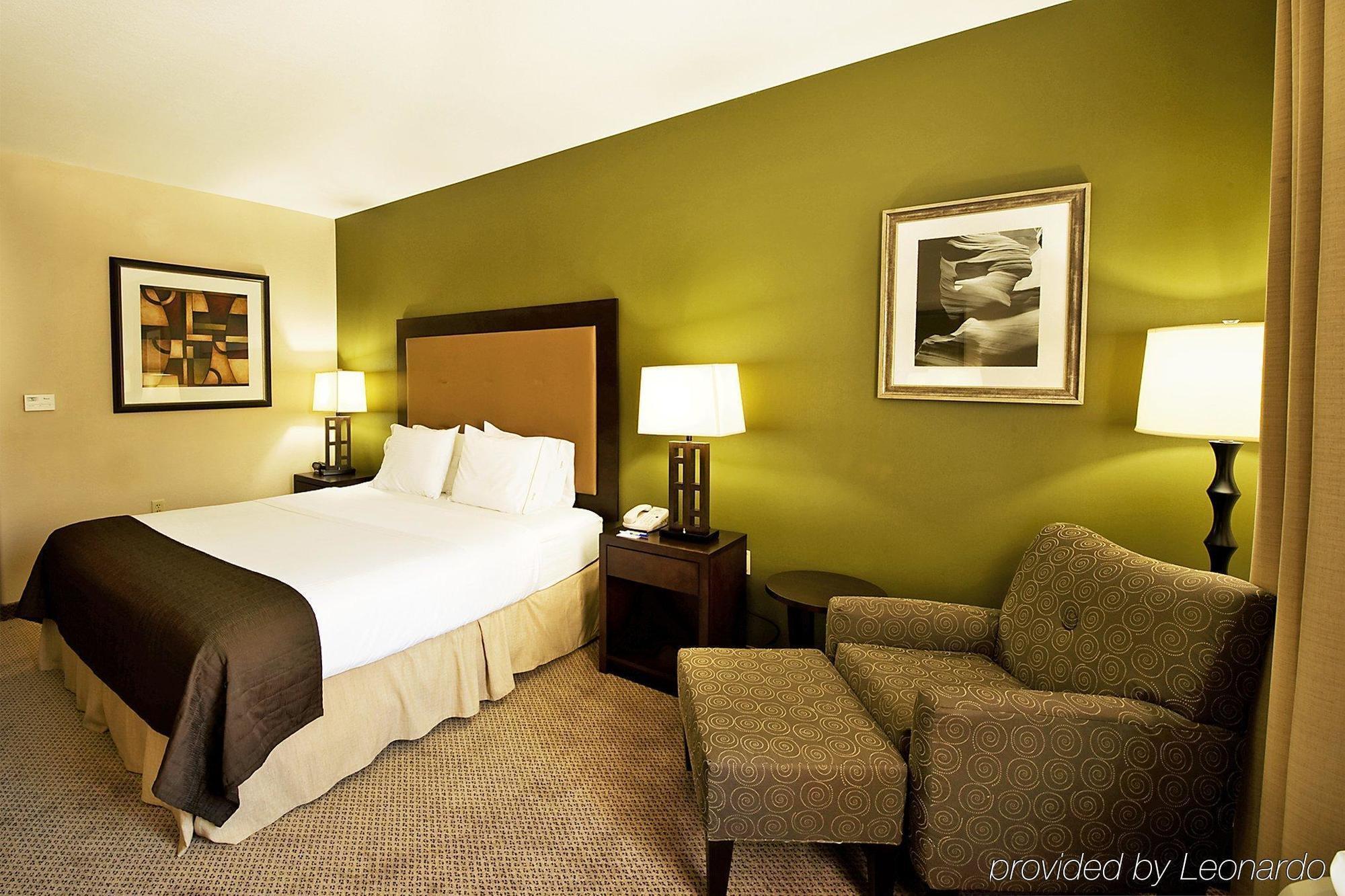 Holiday Inn Express & Suites Phoenix Glendale Dist By Ihg Екстериор снимка