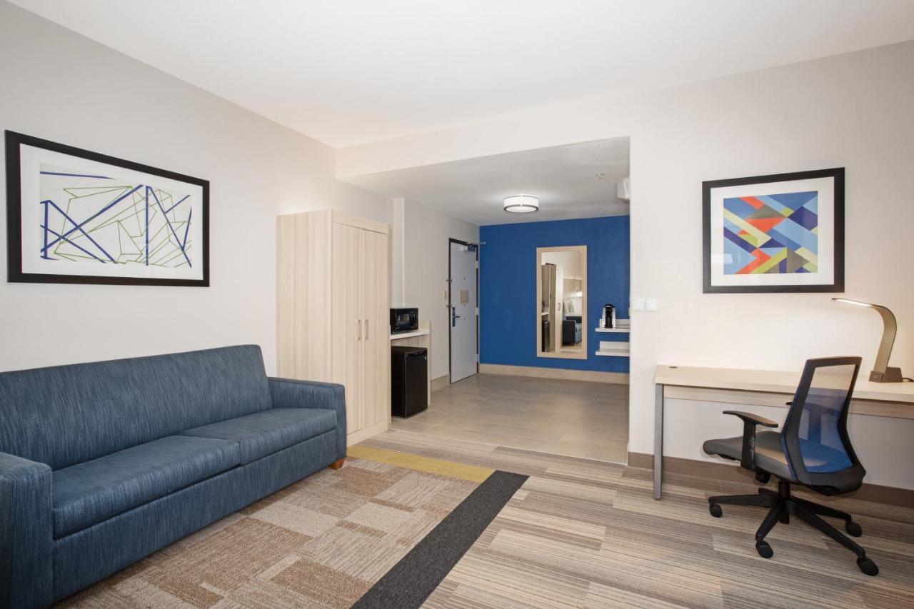 Holiday Inn Express & Suites Phoenix Glendale Dist By Ihg Екстериор снимка