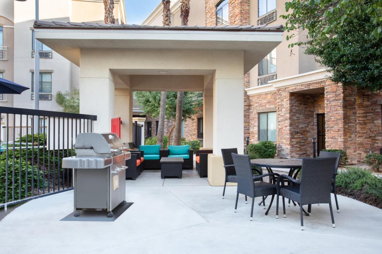 Holiday Inn Express & Suites Phoenix Glendale Dist By Ihg Екстериор снимка