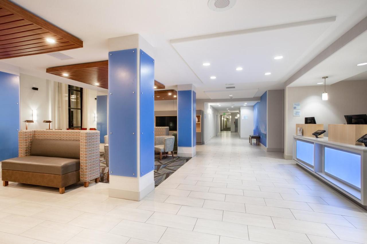 Holiday Inn Express & Suites Phoenix Glendale Dist By Ihg Екстериор снимка