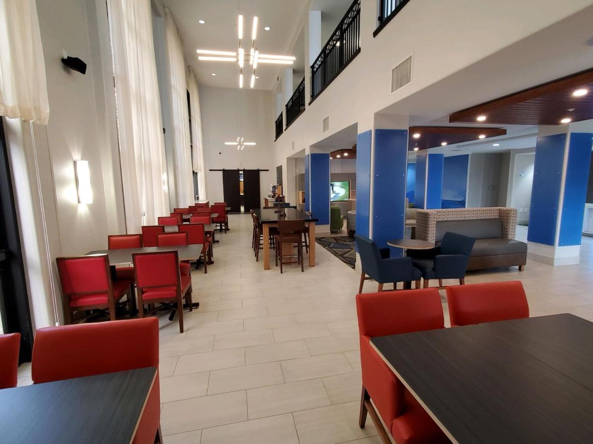 Holiday Inn Express & Suites Phoenix Glendale Dist By Ihg Екстериор снимка